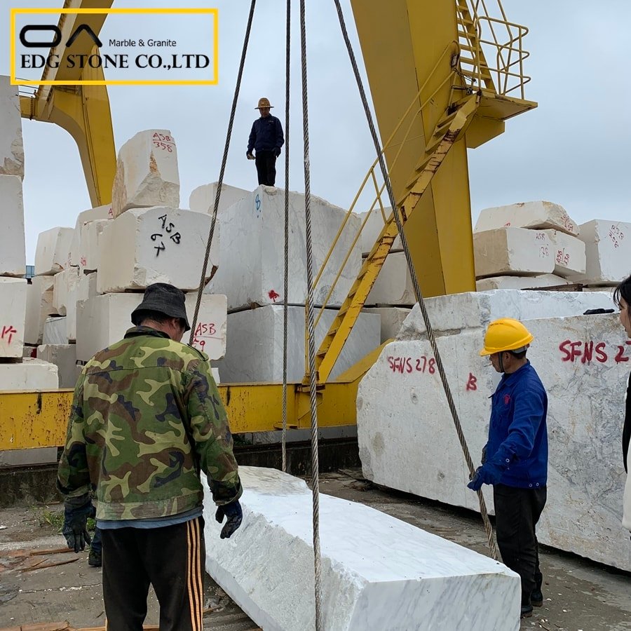 select suitable stone blocks