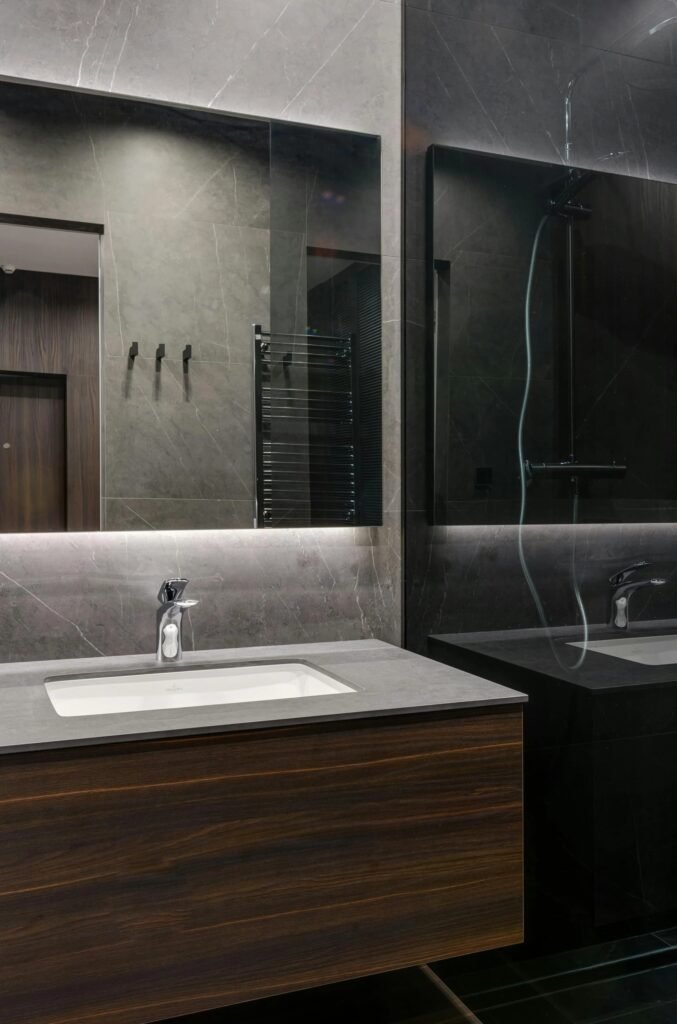porcelain sink vs stainless steel