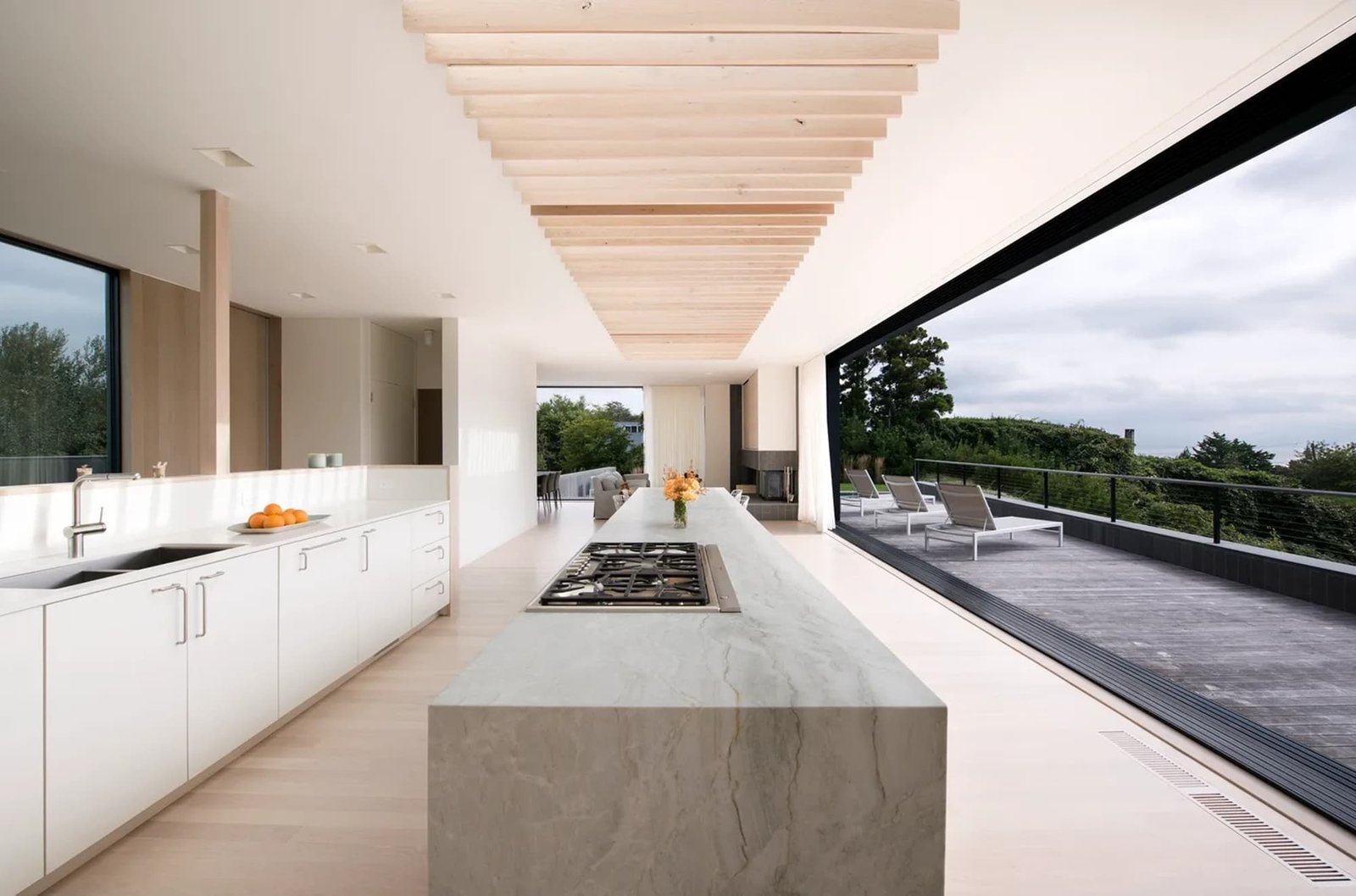 is quartz silica a hazardous material