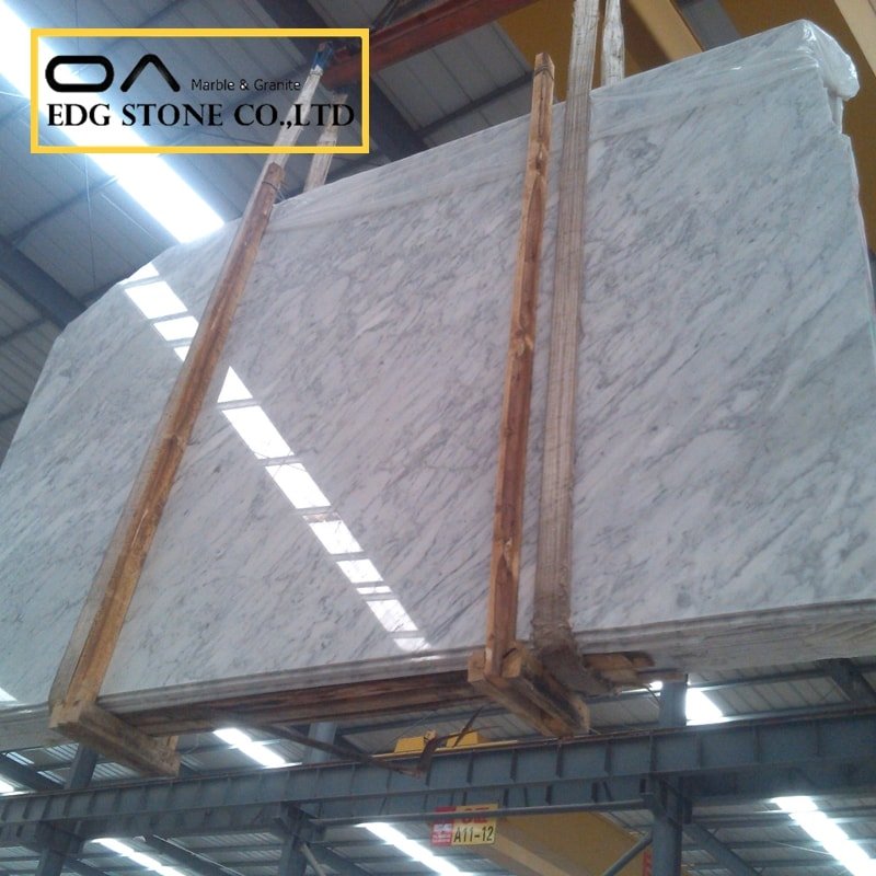 Does Carrara marble stain easily