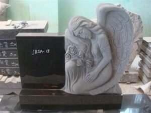 Monument vs memorial