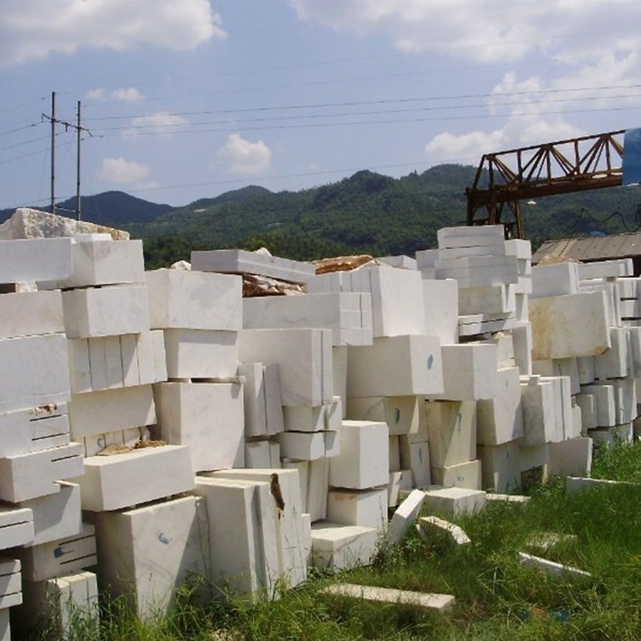 alabaster vs white marble