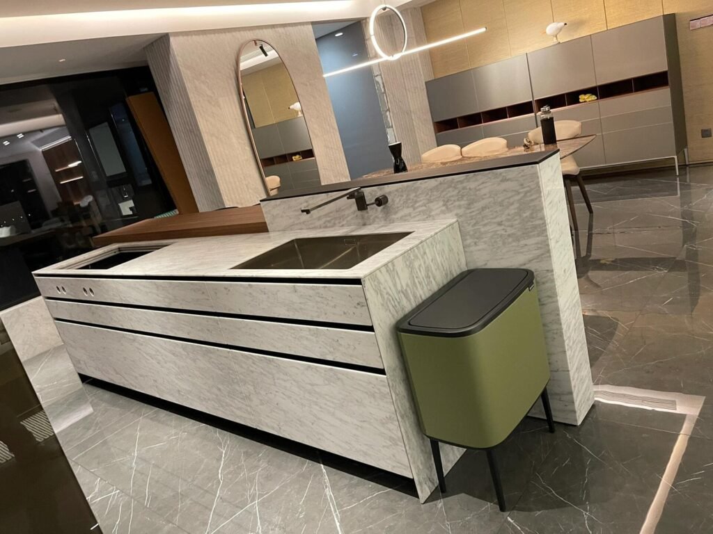 Direct Carrara marble slabs factory Italy connection