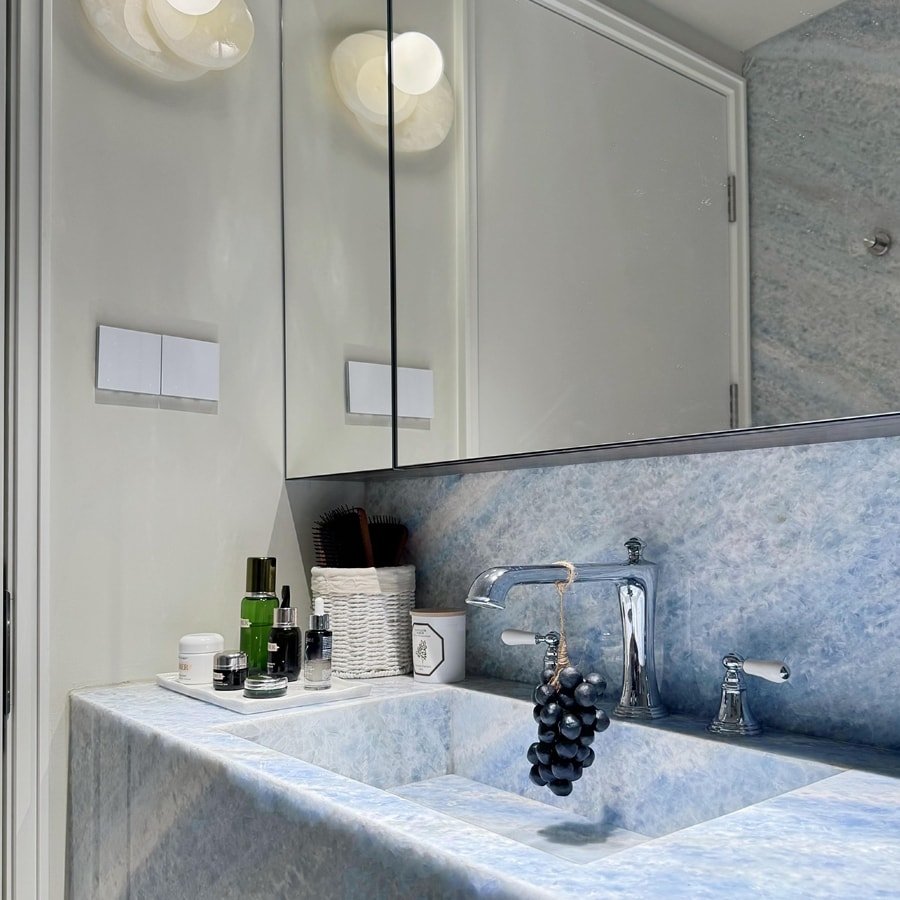 Onyx vanity top with Sink