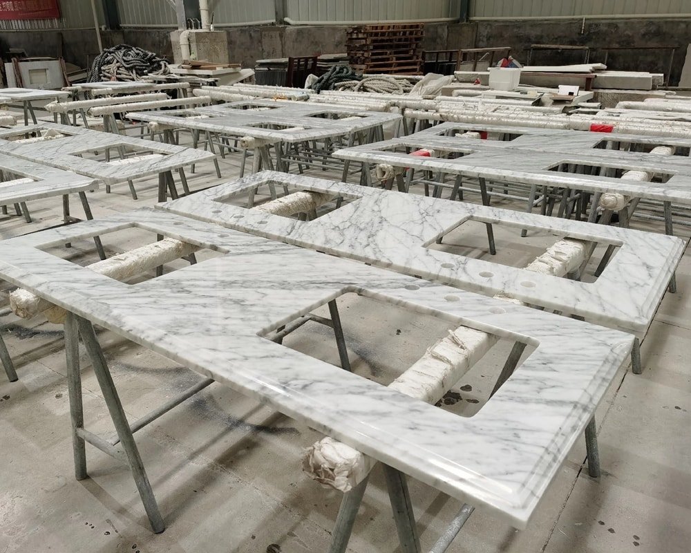 backsplash for white marble countertops