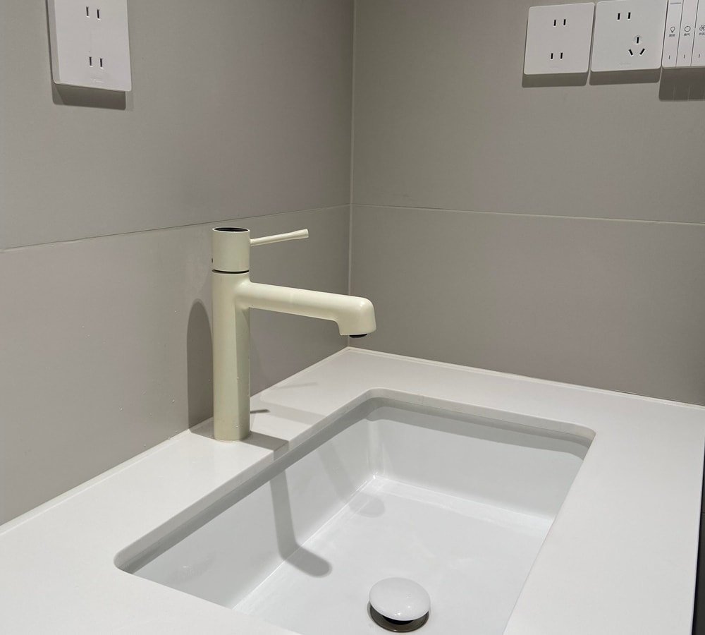 Is quartz good for bathroom countertops