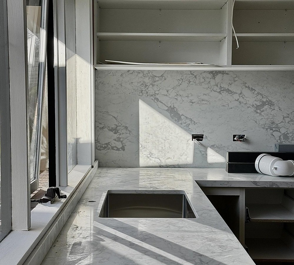 quartz vs granite outdoor