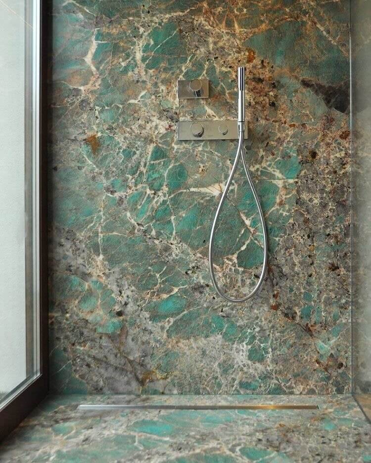 honed vs leathered quartzite