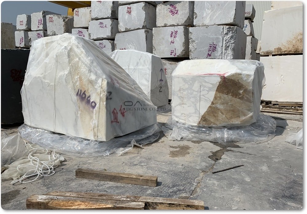 carrara calacatta marble provenance