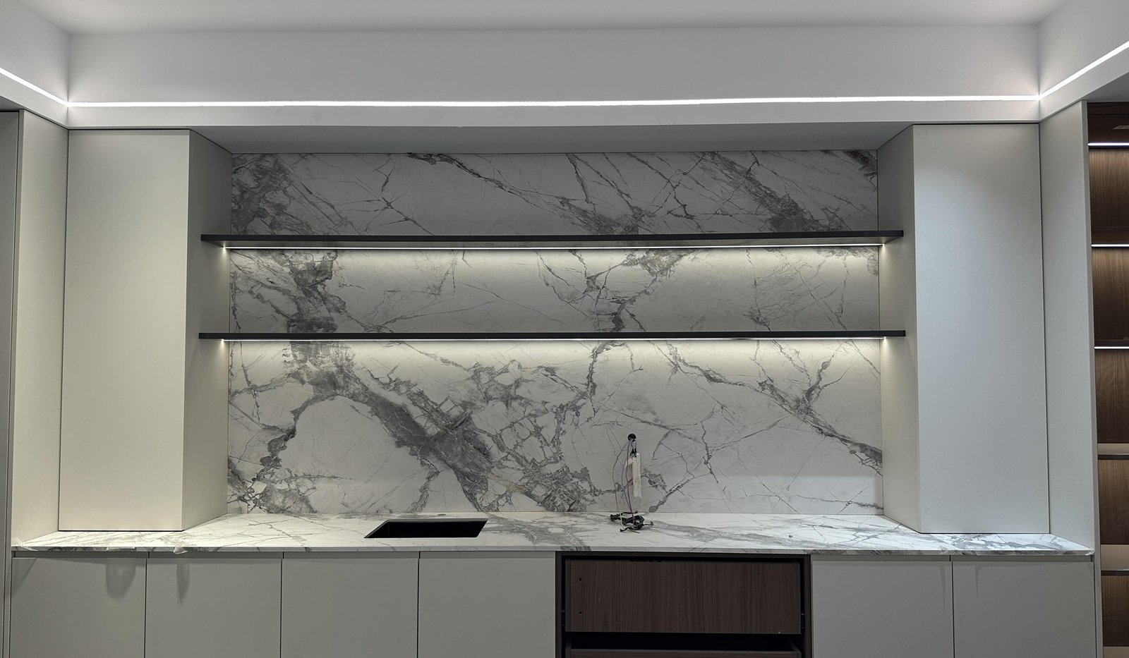 Sintered Stone Countertops Modern Kitchens and Commercial Projects​