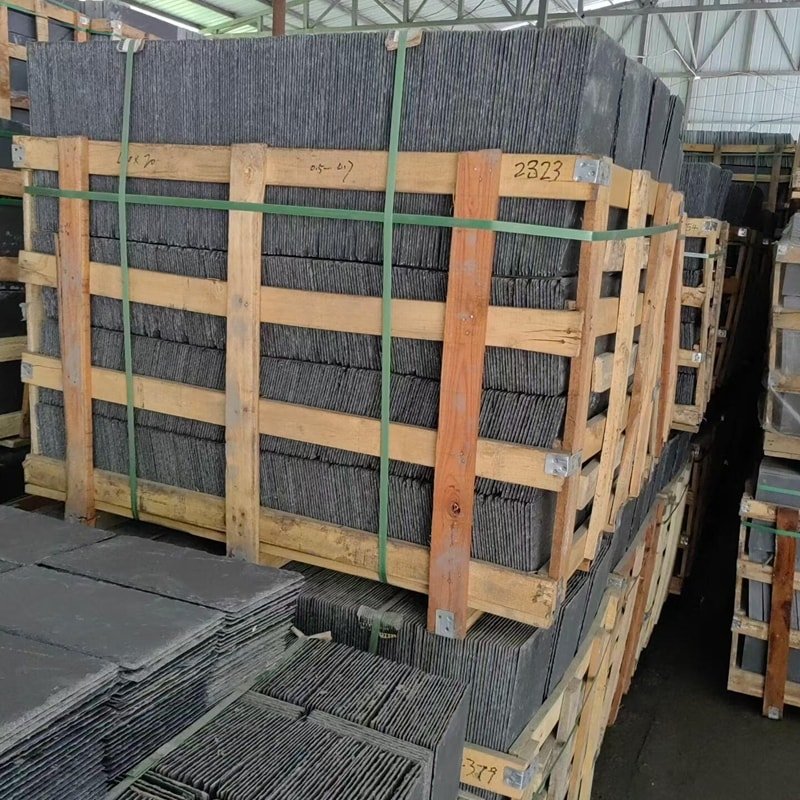Slate roof tiles (76)