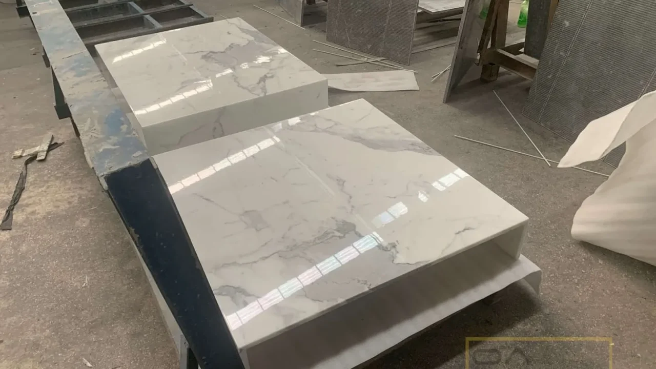 Calacatta center table